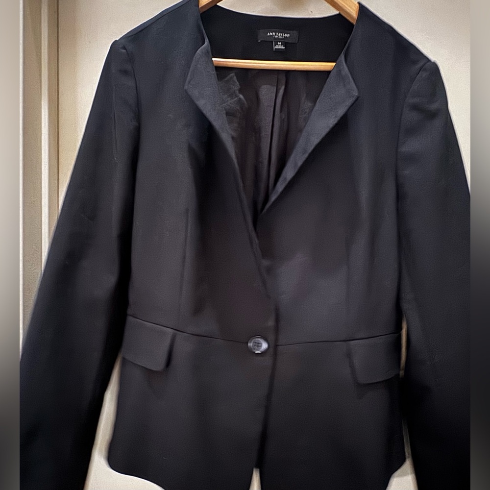 Ann Taylor Women's Single button Black Blazer Size 14